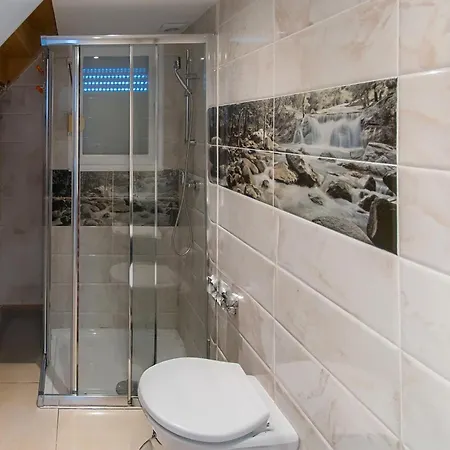 Welcs 235 Emp Con Terraza Apartman