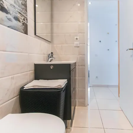 Welcs 235 Emp Con Terraza Apartament *