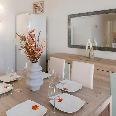 Welcs 235 Emp Con Terraza Apartament *