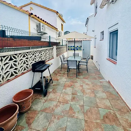 Welcs 235 Emp Con Terraza Apartament Roses